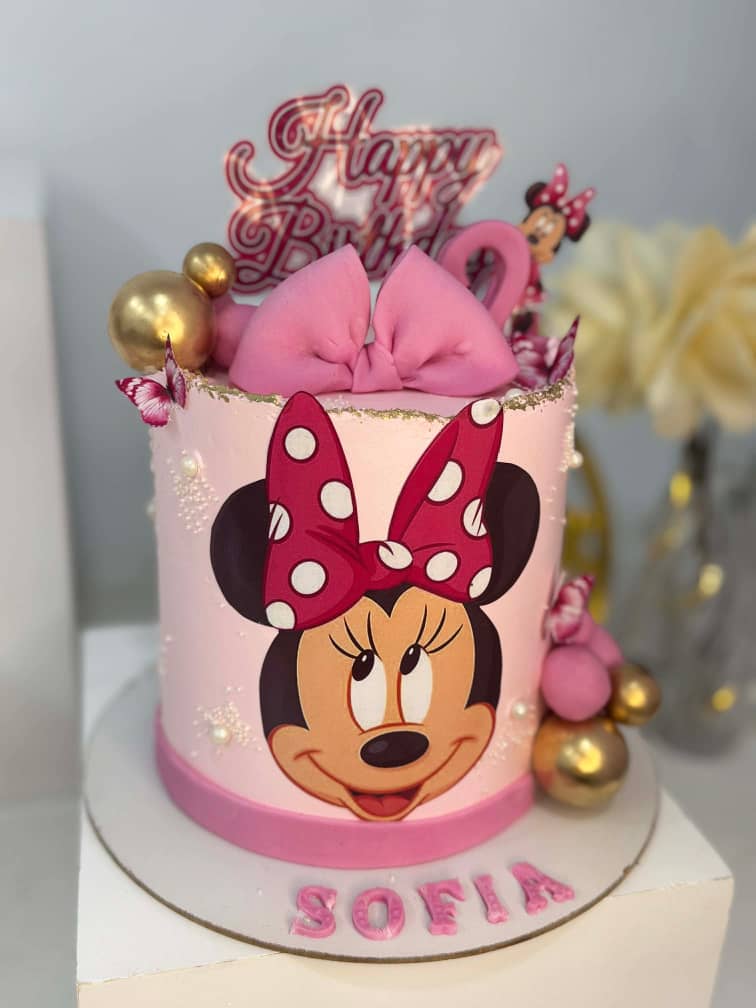 Minnie Mouse cake