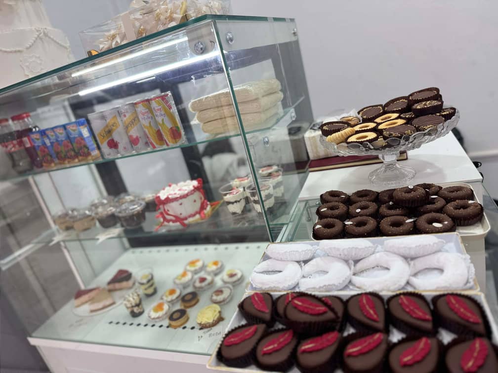 Cake display
